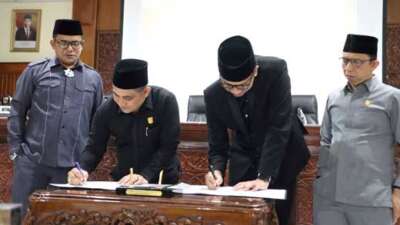 DPRD Ketok Palu APBD Kota Bukittinggi Tahun Anggaran 2023