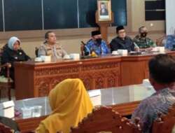 Perwakilan dari masyarakat dan Polosoro diterima Bupati Agus Bastian di Ruang Arahiwang Gedung Setda Kabupaten Purworejo