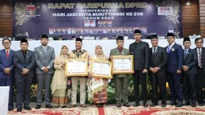 3 Penghargaan HJK Bukittinggi ke 238