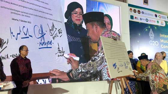 Internasional-Muslim-Friendly-Tourism-Conference
