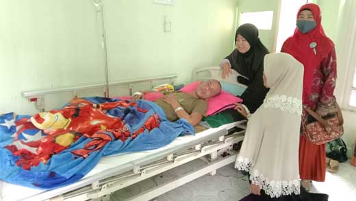 Budi (45) dirawat di Rumah Sakit Aisiyah Pariaman