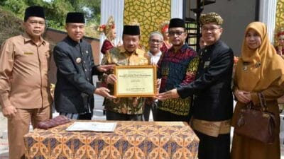 Bupati Agam Resmikan Menara Megah Masjid Jami’ Nagari Cingkariang
