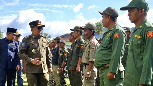 Bupati Eka Putra Kukuhkan Anggota Satlinmas se-Kabupaten Tanah Datar 1 Bupati Eka Putra Kukuhkan Anggota Satlinmas se-Kabupaten Tanah Datar