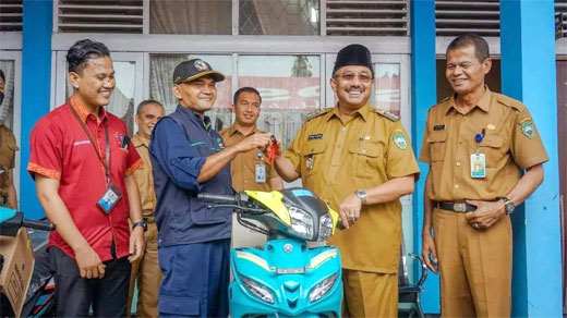 Bupati Pasaman, Benny Utama serahkan 25 kendaraan operasional bagi TKSK dan PKH Kecamatan