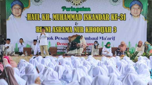 Ketua Umum Pkb, Gus Muhaimin Dalam Haul Di Tanah Kelahiran Kh. Muhammad Iskandar Di Desa Pugeran, Kecamatan Gondang, Mojokerto, Jawa Timur