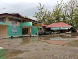 Halaman Islamic Center Yayasan Syekh Burhanuddin Pariaman Seperti Kolam di Kala Hujan