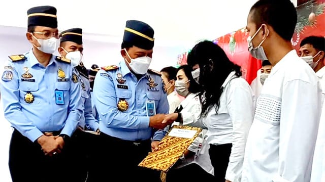 serahkan Surat Keputusan Remisi