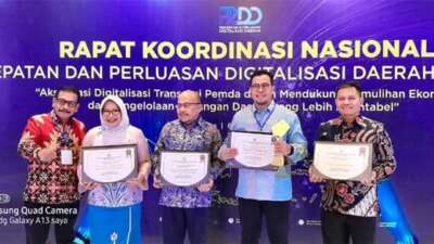 Sijunjung Raih Penghargaan Kabupaten Terbaik Tp2Dd Wilayah Sumatera Dari Menkominfo