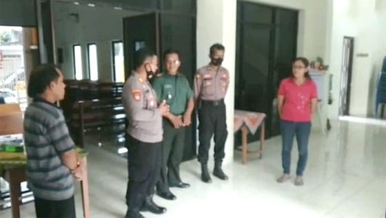 Kapolsek Kutoarjo Tinjau Kesiapan Gereja dan Stasiun Kereta Api Hadapi Nataru 2023 1 AKP Kuat tinjau kesiapan gereja