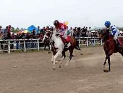 Kejurnas Pacuan Kuda Sawahlunto Derby 2022 Sukses, Penonton pun Padat