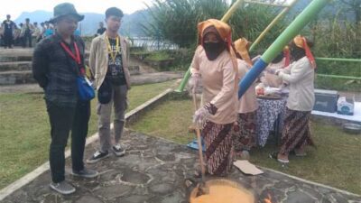 Ketika Mahasiswa UGM Pelajari Randang Pakis dan Pensi Khas Maninjau