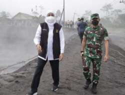 Pangdam V Brawijaya Tinjau Lokasi Bencana dan Pengungsi Pascaerupsi Gunung Semeru