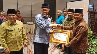 Pemkab Agam Terima Penghargaan PL-KUMKM dari Pemprov Sumbar