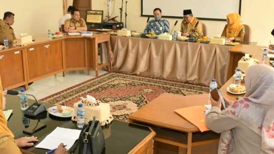 Tim GTRA Kabupaten Agam dengan tim mediasi dari UGM