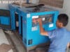 Petugas PDAM unit Tandikek sedang memperbaiki kerusakan pada instalasi air