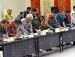 Pimpinan OPD Pemko Padang Tandatangani Komitmen Kinerja 2023