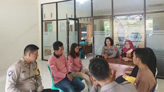 Jumat Curhat Wadul Bu Kapolsek Bagelen bersama Warga Krendetan 1 Polsek Bagelen Gelar Jumat Curhat Wadul Bu Kapolsek bersama Warga Krendetan