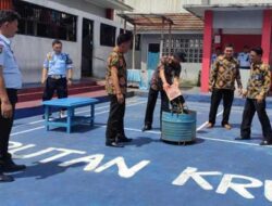 Pihak Rutan Kelas IIB Krui Musnahkan Barang Sitaan dari WBP