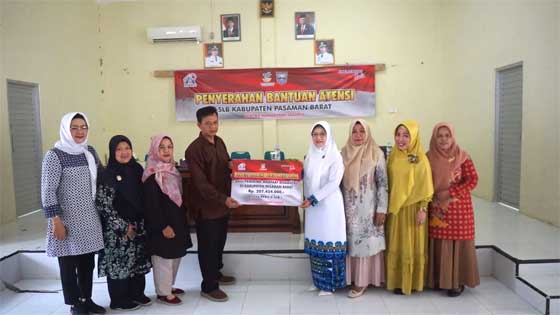 Sentra-Handayani-Jakarta-Serahkan-Bantuan-Atensi-untuk-6-SLB-di-Pasbar.
