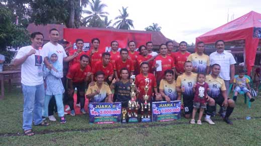 Penyerahan Hadiah Turnamen Sepakbola Jambak Old Star Cup 1 Di Kecamatan Pasaman, Kabupaten Pasaman Barat
