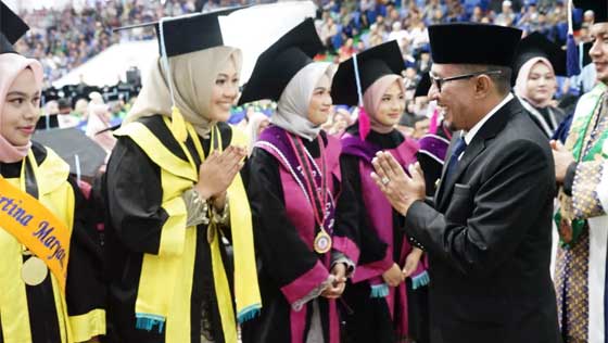 UIN Mahmud Yunus Batusangkar Wisuda 961 Mahasiswa 1 Wisuda UIN Mahmud Yunus Batusangkar