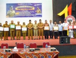 Wako Padang Serahkan Dana Operasional RT/RW, Guru TPQ, Imam Masjid dan Kader Posyandu