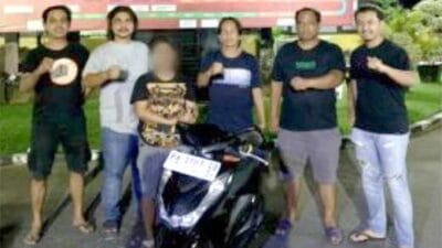 Modus Tolong Kecelakaan, Eh Wanita Ini Malah Bawa Kabur Sepeda Motor Korban