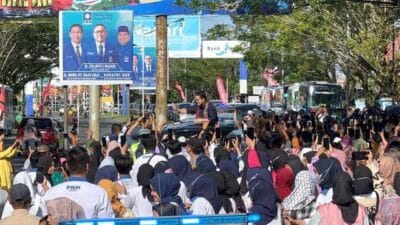 Tinjau Proyek Infrastruktur BUMN di Sumbar, Erick Thohir Disambut Hangat Warga Minang