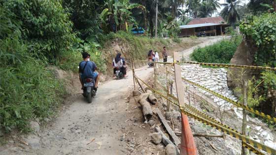 badan jalan putus