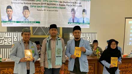 Wakil Gubernur Audy Joinaldy bersama DPD-DPW BKPRMI Sumbar