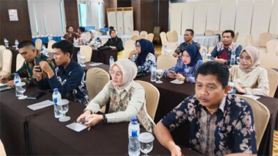 Bimtek Peningkatan kapasitas pimpinan dan anggota DPRD Kota Padang3
