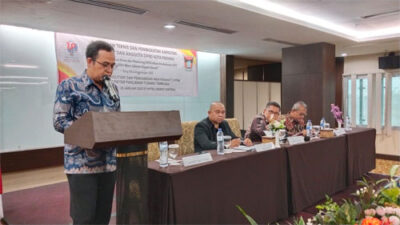 Bimtek Peningkatan kapasitas pimpinan dan anggota DPRD Kota Padang4