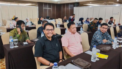 Bimtek Peningkatan kapasitas pimpinan dan anggota DPRD Kota Padang5
