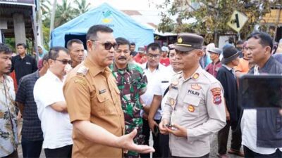 Bupati Solok Tinjau Kebakaran di Nagari Cupak