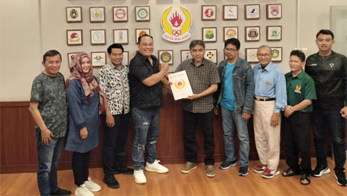 Djoni Sujatmiko saat sesi foto bersama