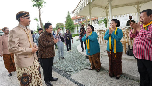 Menteri Bumn Erick Thohir Hadiri Peresmian Taman Pracima Atau Pracima Tuin Di Dalam Komplek Pura Mangkunegaran