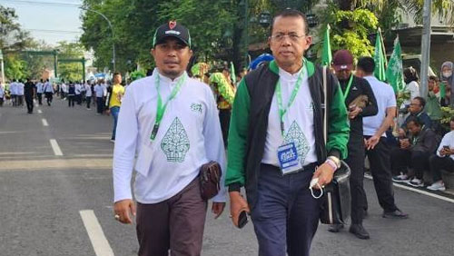 Ketua Tanfiziah PWNU Sumbar, Ganefri ikuti gerak jalan sehat Porseni NU di Solo, Surakarta, Jawa Tengah