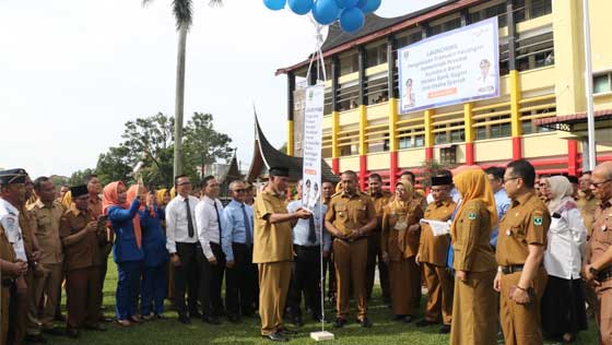 Gubernur Sumbar Launching Transaksi Keuangan Berbasis Bank Syariah 1 Mahyeldi Launching Transaksi Keuangan Berbasis Bank Syariah