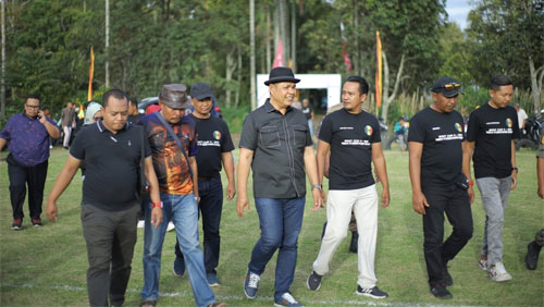 Bupati Solok, Epyardi Asda hadiri Turnamen Sepak Bola yang diadakan Ikatan Pemuda Nagari Talang