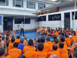 Jonli Oswan Beri Arahan