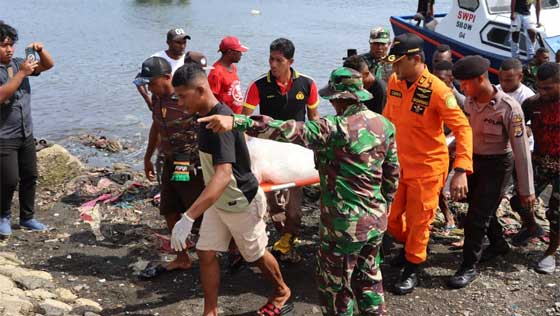 Evakuasi korban Laka Laut Speedboat di Perairan Serui