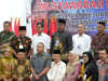 Wakil Gubernur Audy Joinaldy foto bersama peserta Muswil V Persatuan Keluarga Daerah Piaman (PKDP) Sumbar