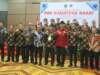 Gubernur Mahyeldi foto besama usai pelantikan Ketua PWI Sumbar