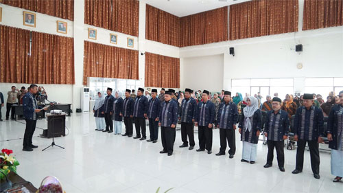 Kepala Dinas Pendidikan dan Kebudayaan, Yopi Krislova lantik Pengurus MKKS SMP Swasta Kota Padang