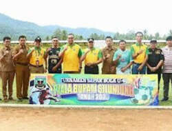 Peringati HUT ke-74, Pemkab Gelar Turnamen Sepakbola U-40 Piala Bupati Sijunjung