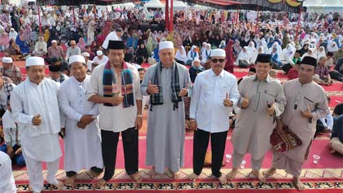 Pemkab Pasbar Gelar Dzikir Bersama dan Tabligh Akbar bersama Ustaz Hasbi Al Mawardi Lubis 1 Pemkab Pasbar Gelar Dzikir Bersama dan Tabligh Akbar