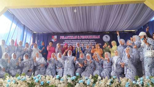Pengurus DPC IWAPI Lampung Utara Dilantik 1 Pengurus DPC IWAPI Kabupaten Lampung Utara foto bersama usai pelantikan