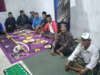 Ketua bersama pengurus dan anggota Perkumpulan Ninik Mamak Sahilie Samudiek sedang membezuk Betler Dt. Rj Lgg Sati, anggota sedang jatuh sakit di Baruh 9 Korong