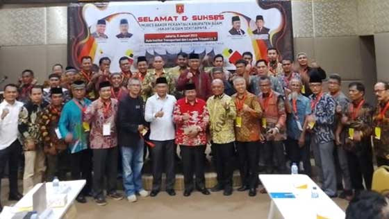 Peserta Mubes Bakor Perantau Agam bersama Bupati Andri Warman