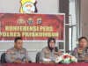 Kapolres Payakumbuh, AKBP Wahyuni Sri Lestari, S.I.K. M.H didampingi Kabag Ops AKP Romarpus Almi, S.H dan Kasat Lantas Iptu Anggy Prasetyo, S.T.K. S.I.K, saat press release